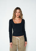 Camiseta fit regular manga larga cuello bandeja - Negro 14_003H073_NEG193909_0