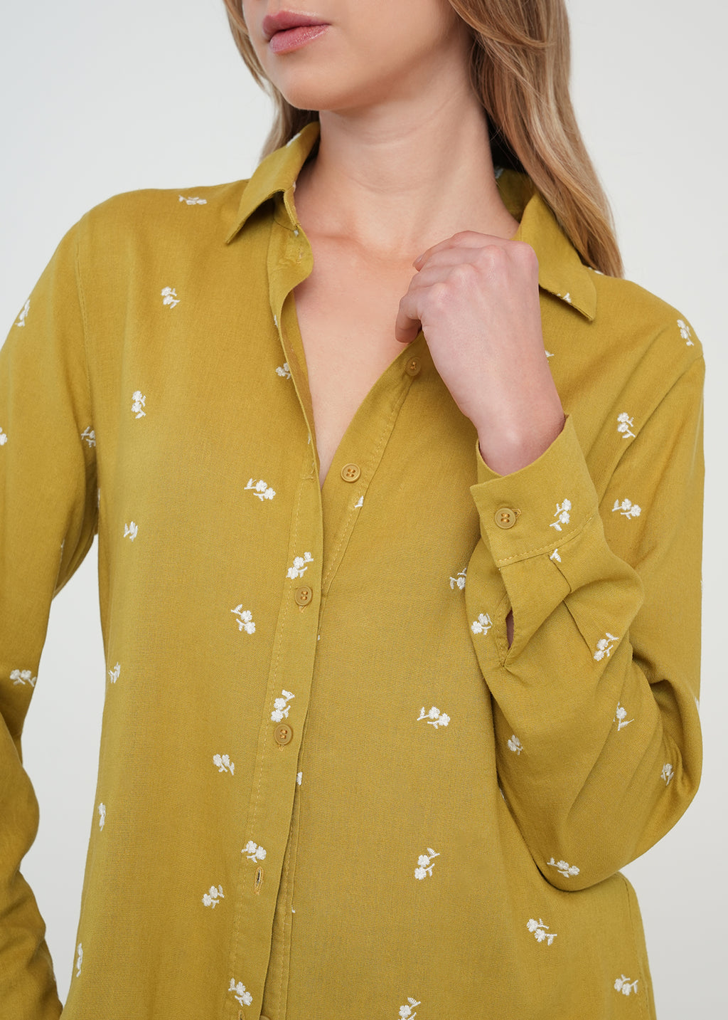 Camisa manga larga con flores bordadas - Verde 14_011H308_VER160640_4