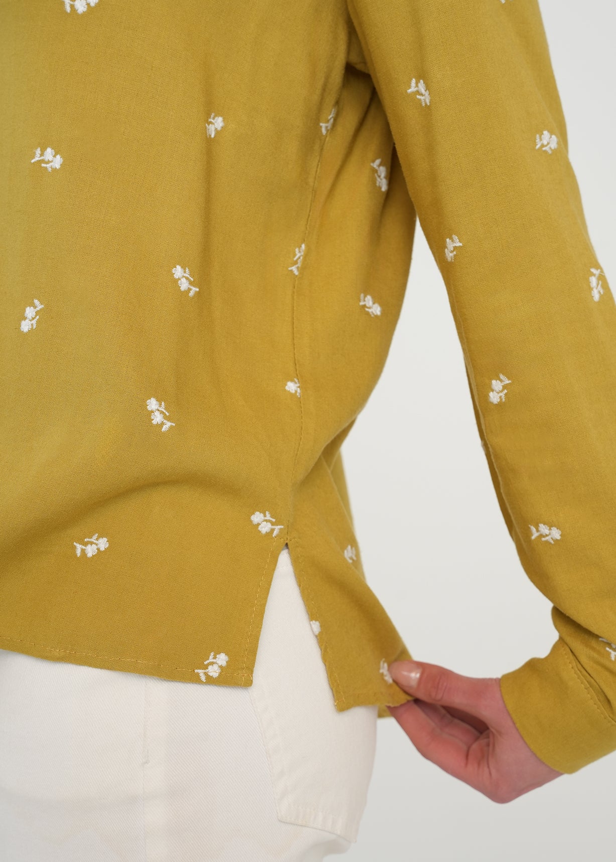 Camisa manga larga con flores bordadas - Verde 14_011H308_VER160640_6