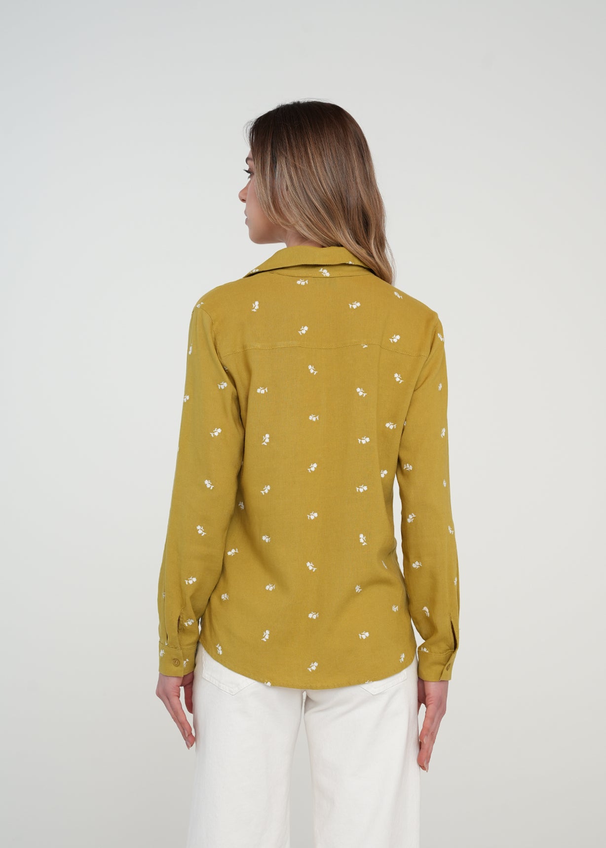 Camisa manga larga con flores bordadas - Verde 14_011H308_VER160640_7