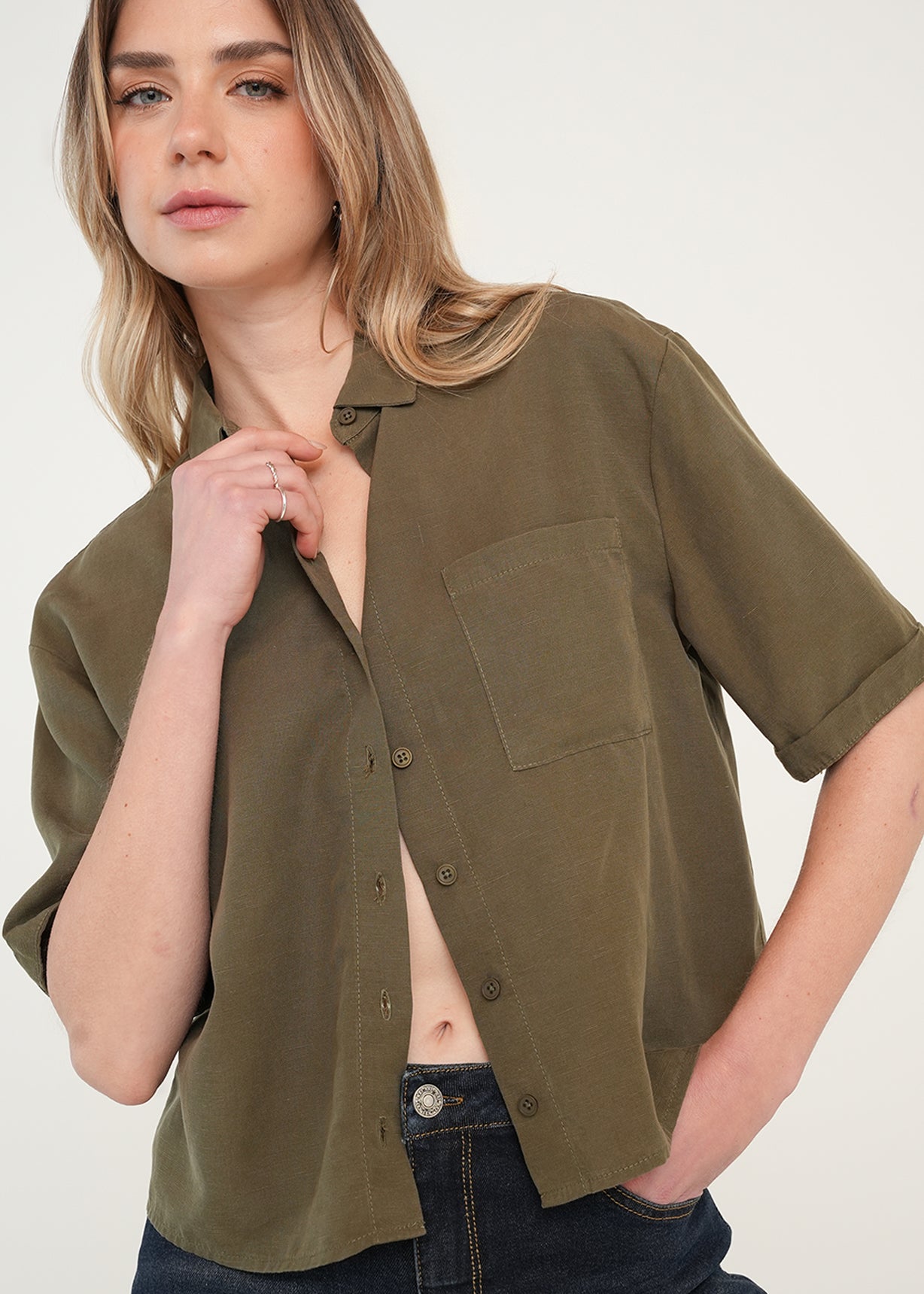 Camisa clásica con bolsillo - Verde 14_011H340_VER150522_0