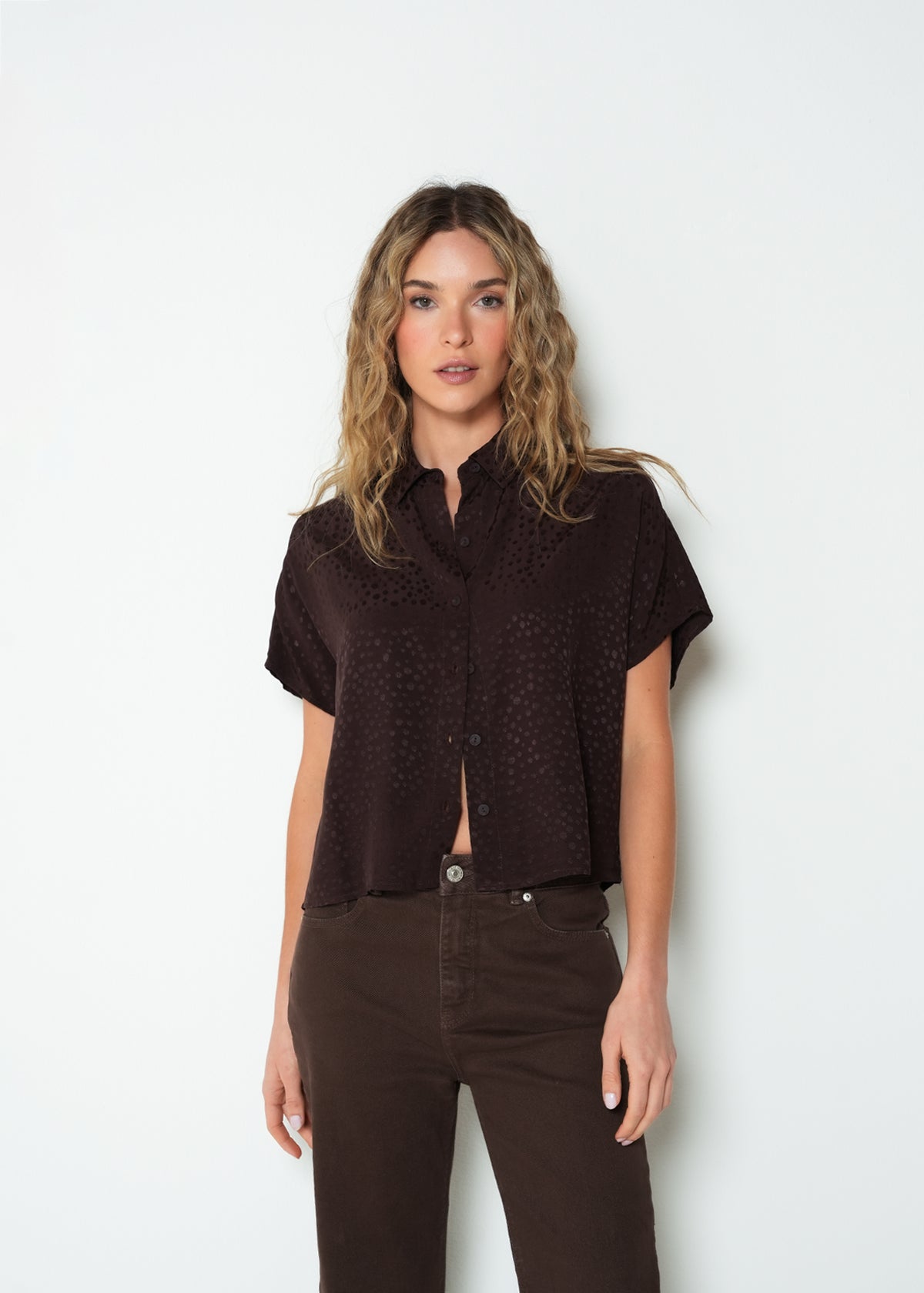 Camisa oversize manga corta puntos - Cafe 14_013H323_CAF190915_0
