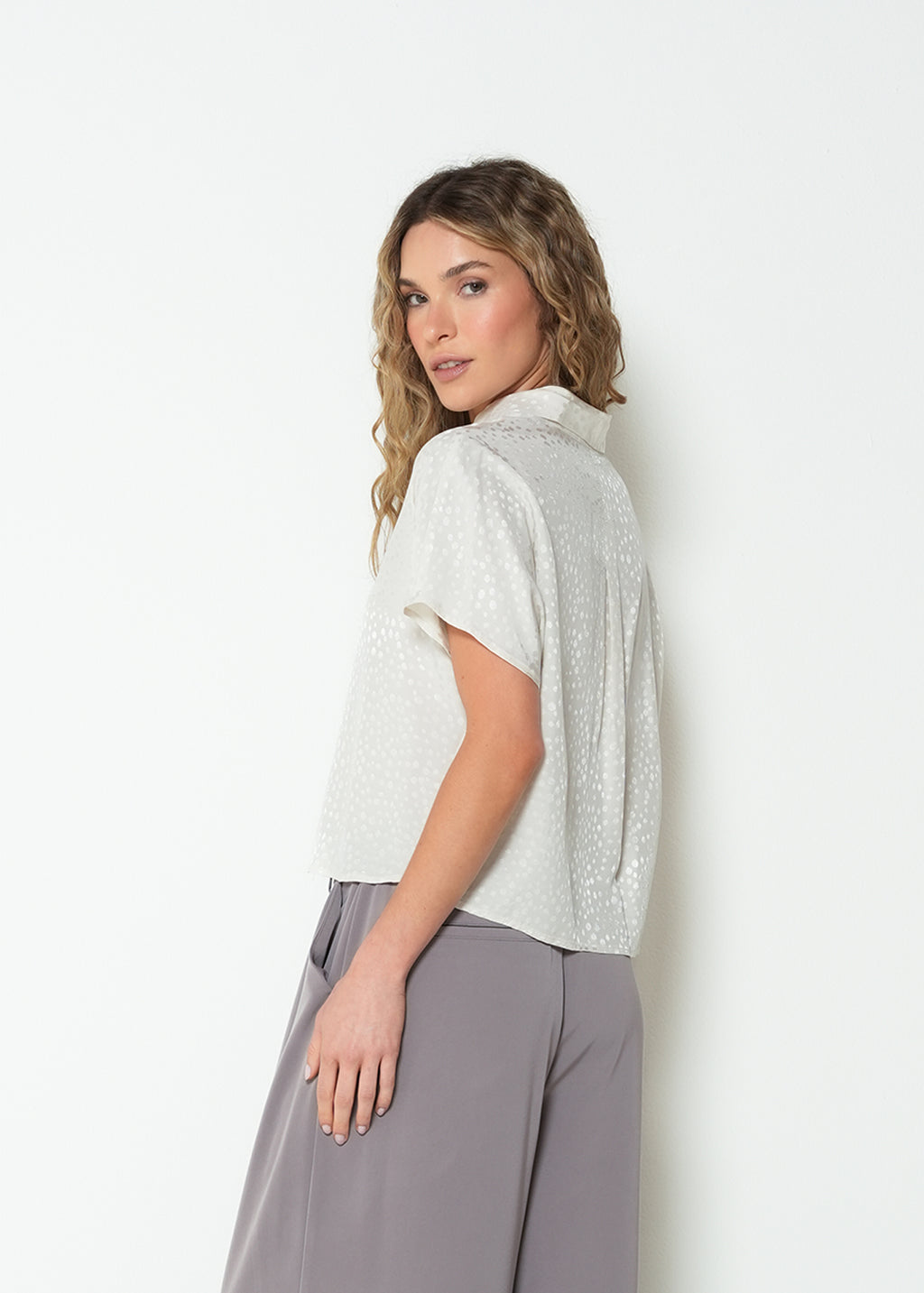 Camisa oversize manga corta puntos - Crudo 14_013H323_CRU110605_7