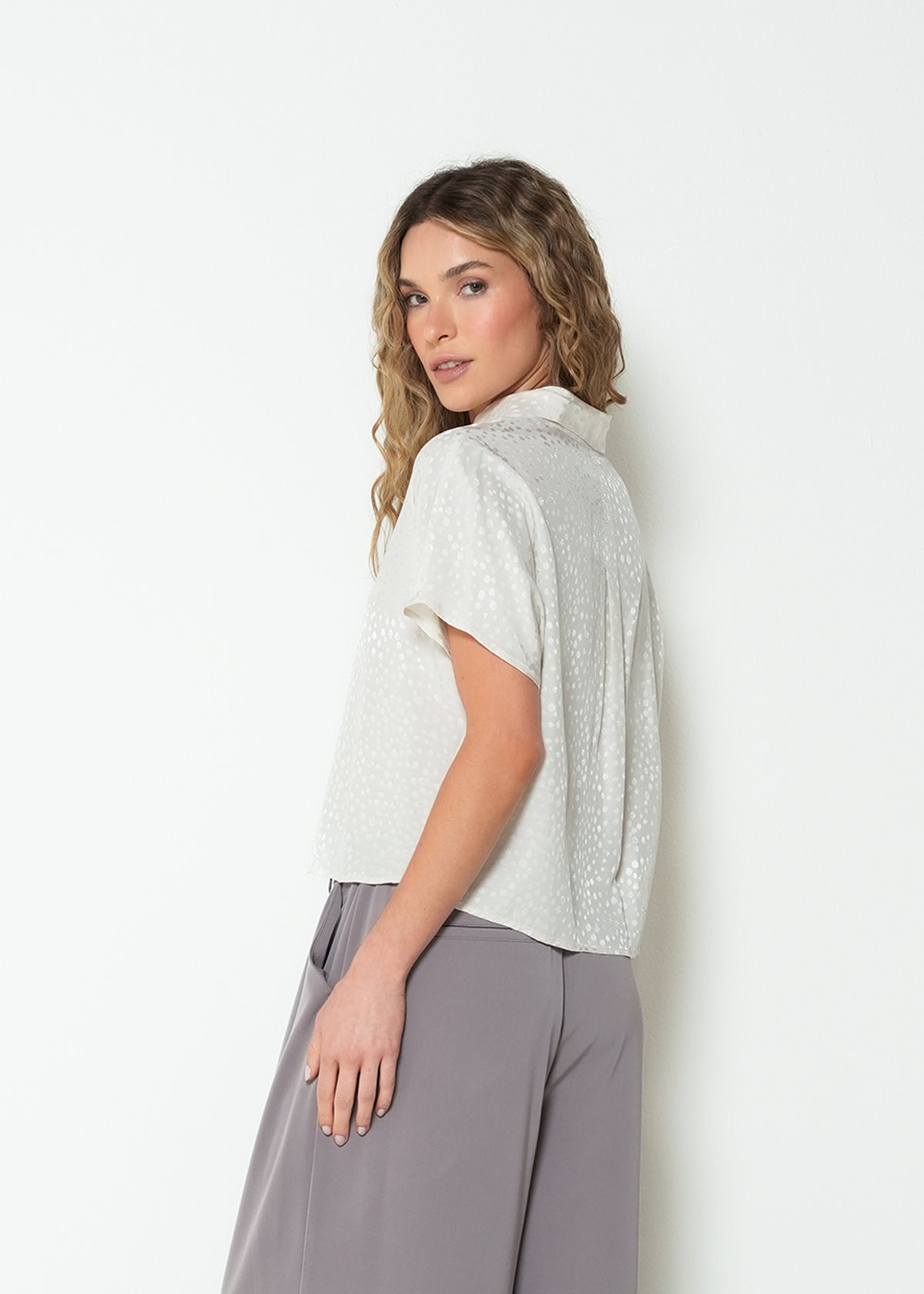 Camisa oversize manga corta puntos - Crudo 14_013H323_CRU110605_7