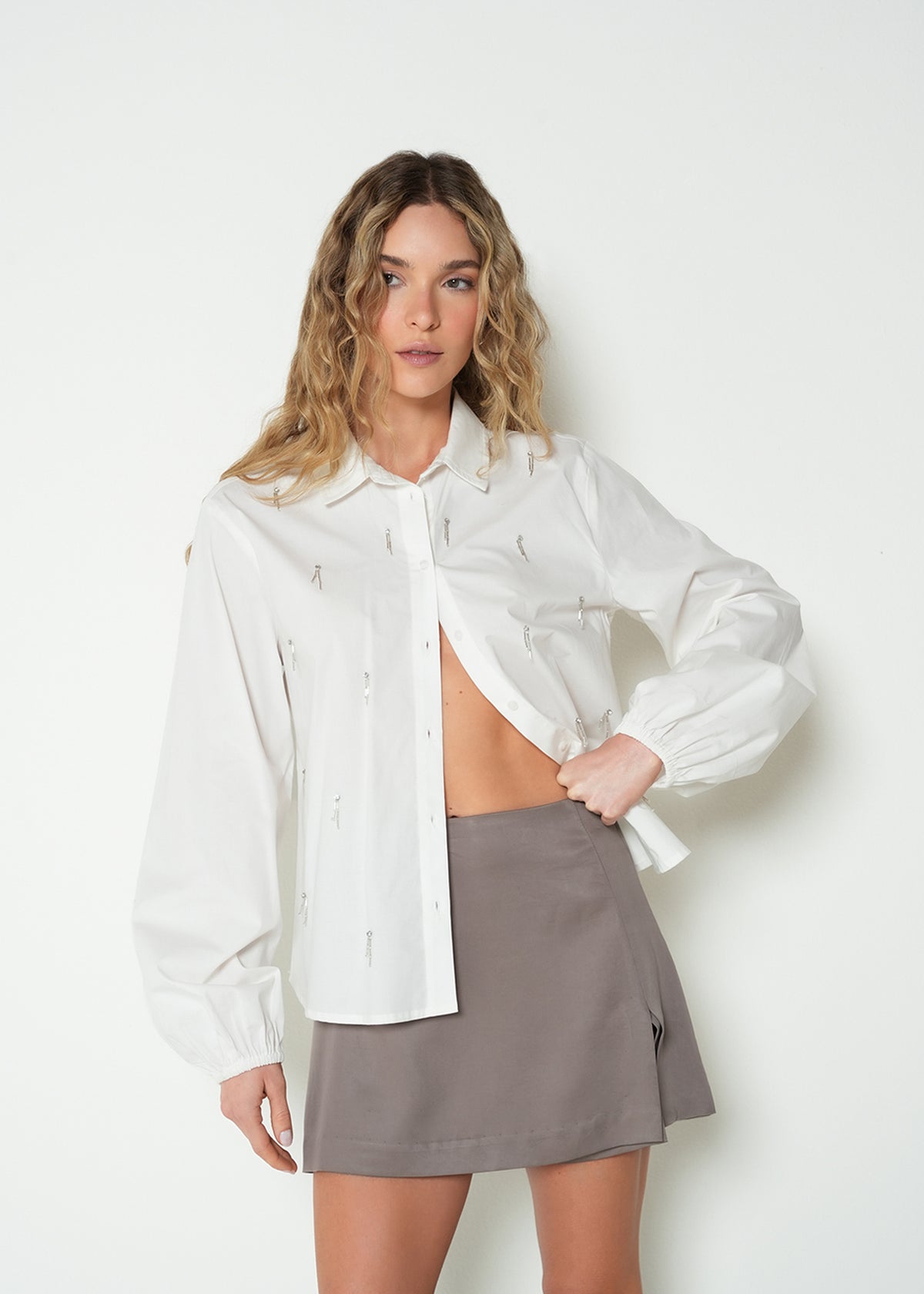 Camisa regular manga larga cuello clásico - Crudo 14_013H378_CRU110605_3