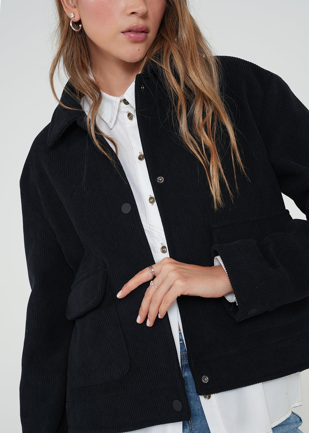 Chaqueta en corduroy con botones - Negro 14_021H033_NEG193909_4