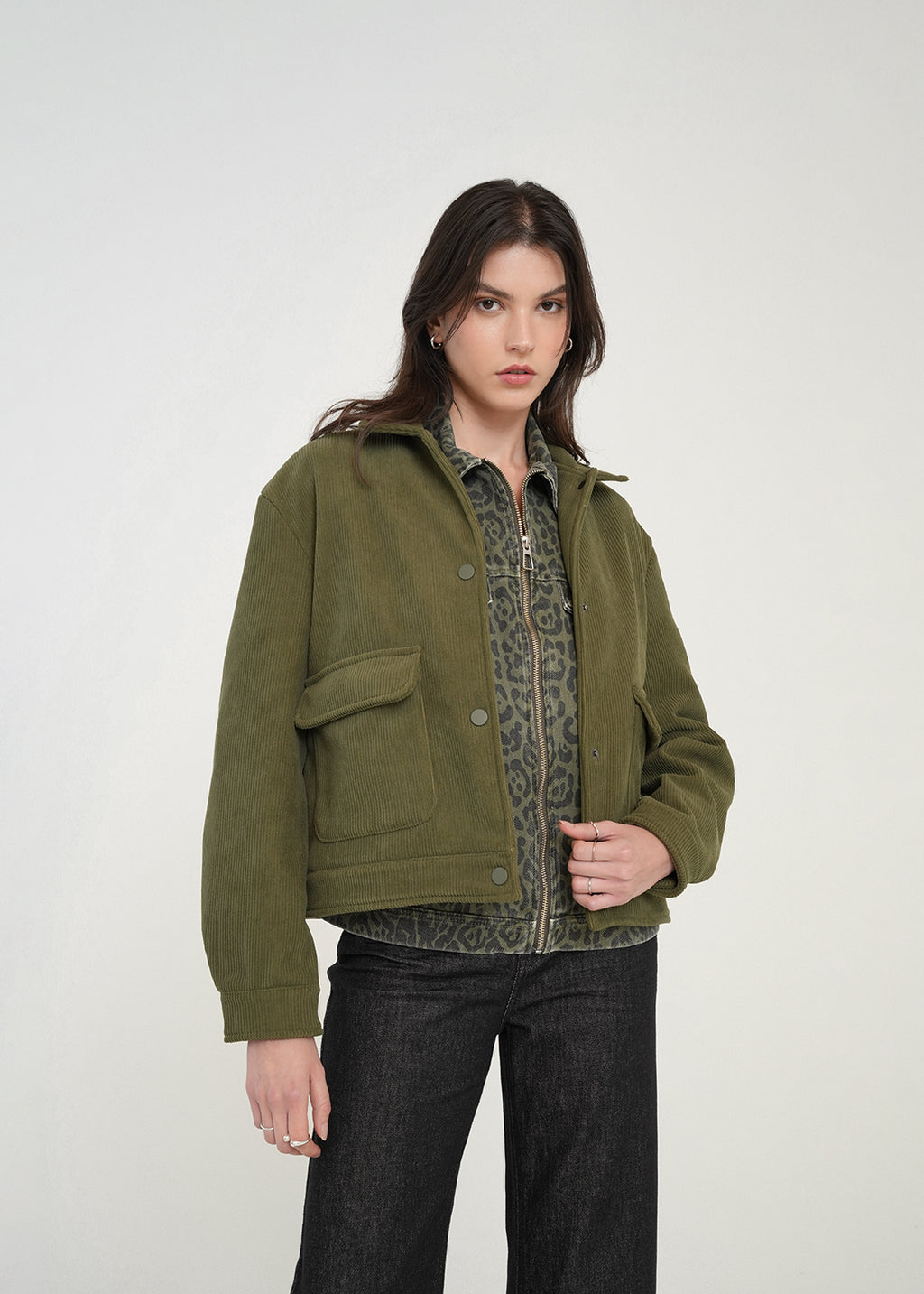 Chaqueta en corduroy con botones - Verde 14_021H033_VER190515_3
