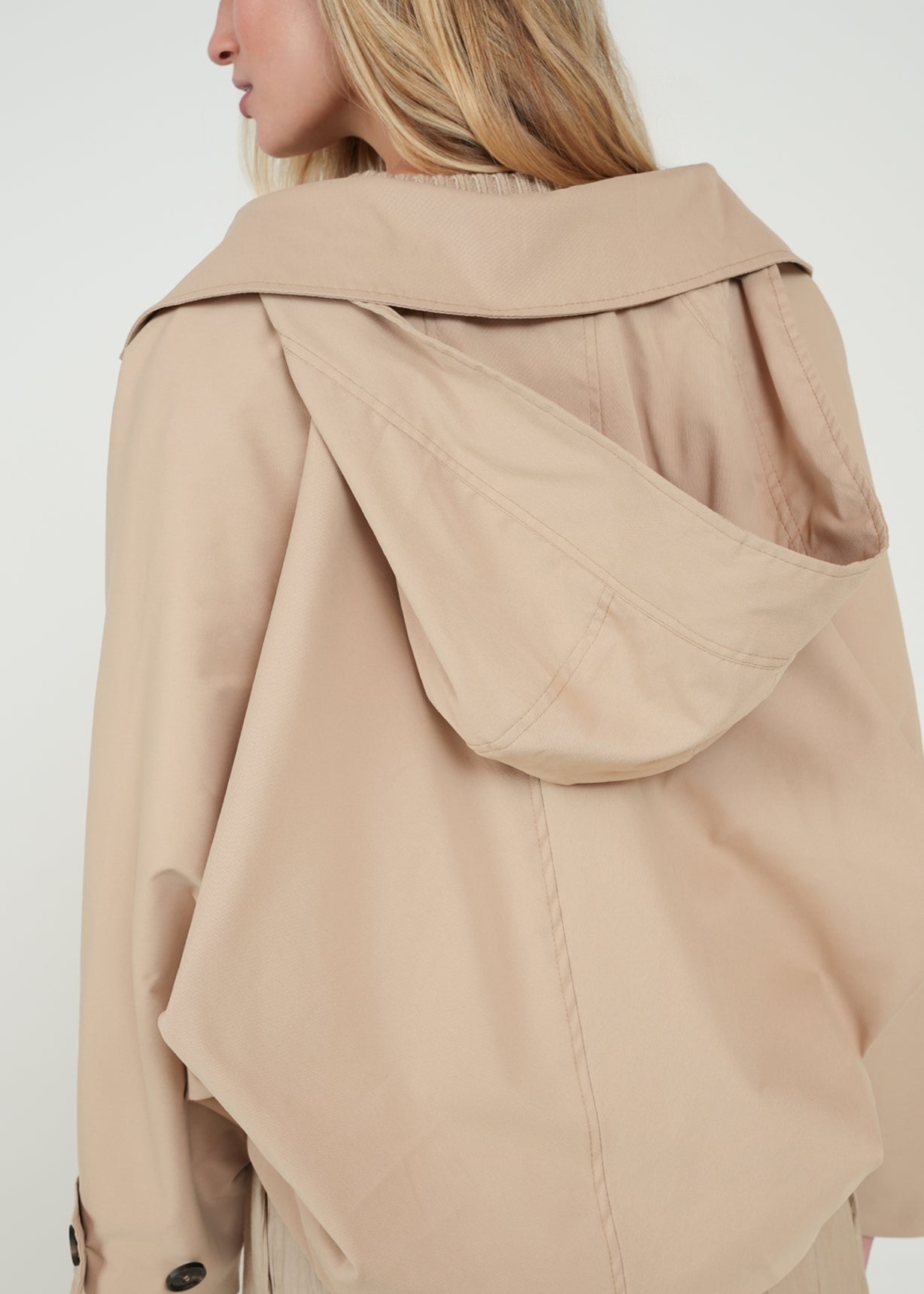 Chaqueta corta con capucha - Beige 14_022H056_BEI161010_7