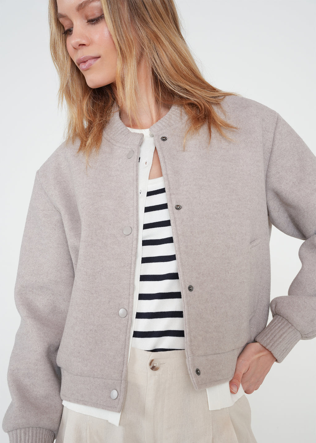 Chaqueta tipo bomber - Gris 14_022H066_GRI144103_0