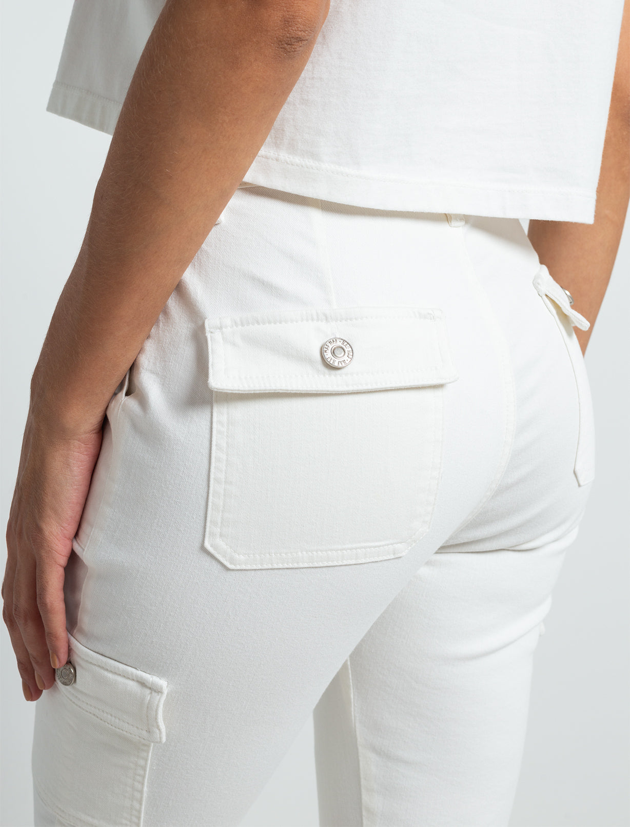 Pantalón de bolsillos con tapa - Crudo 14_032F336_CRU111001_6