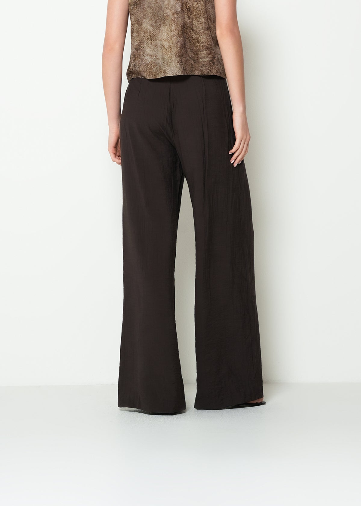 Pantalón flare tiro medio - Cafe 14_033H302_CAF191101_5