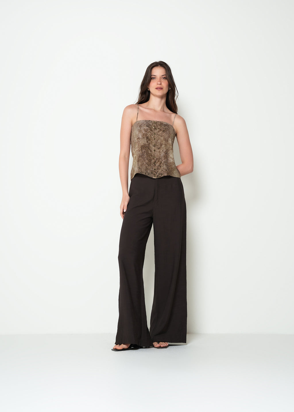 Pantalón flare tiro medio - Cafe 14_033H302_CAF191101_7