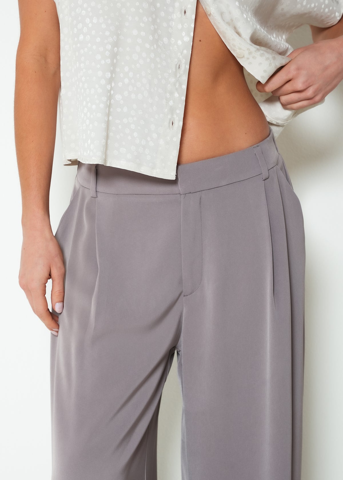 Pantalón wide leg tiro alto - Gris 14_033H326_GRI181210_4