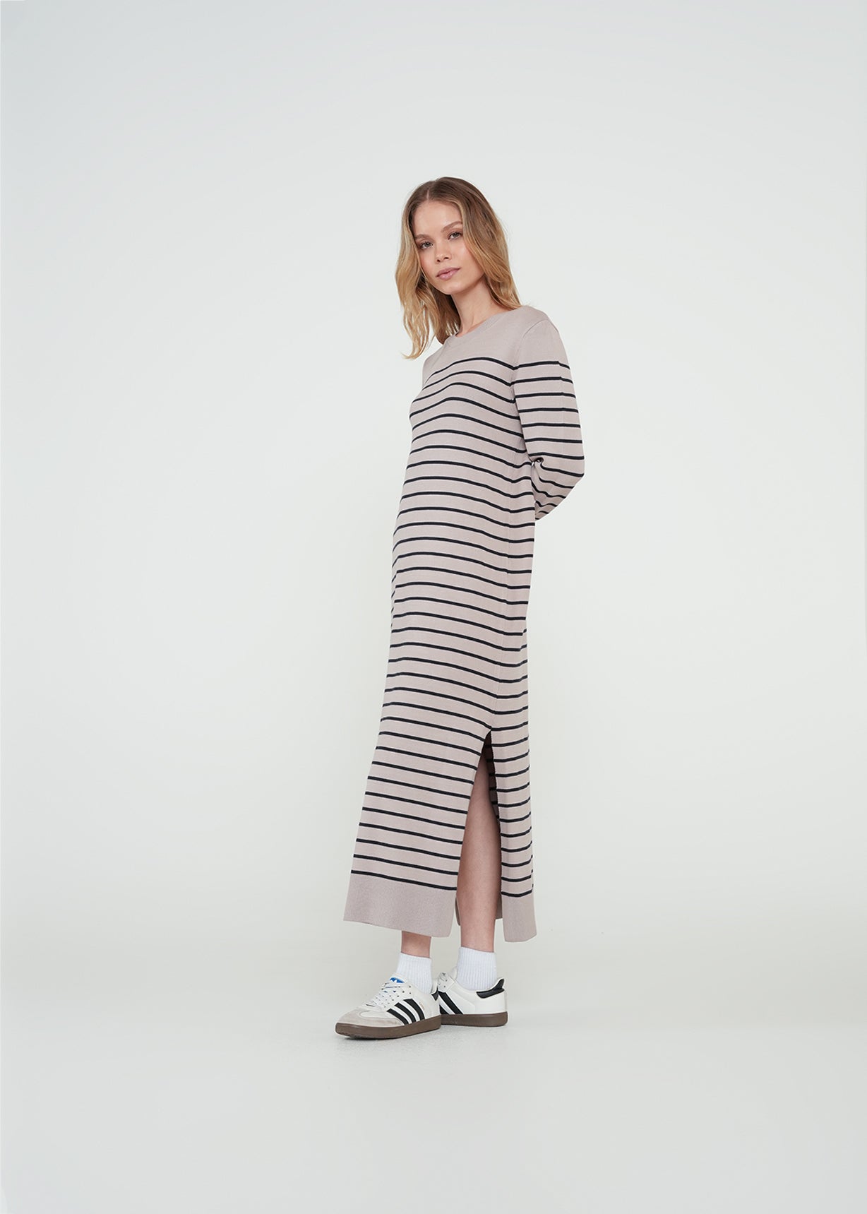 Vestido largo a rayas - Gris 14_072H006_GRI154503_4