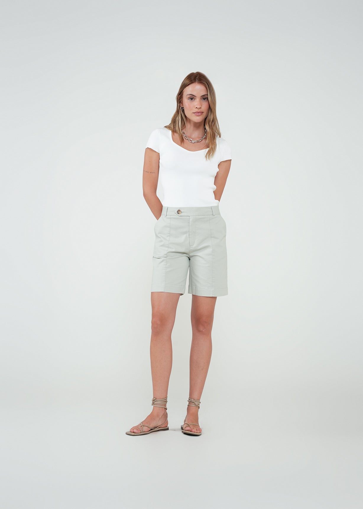 Camiseta ajustada tejida - Crudo 14_082H002_CRU111001_0