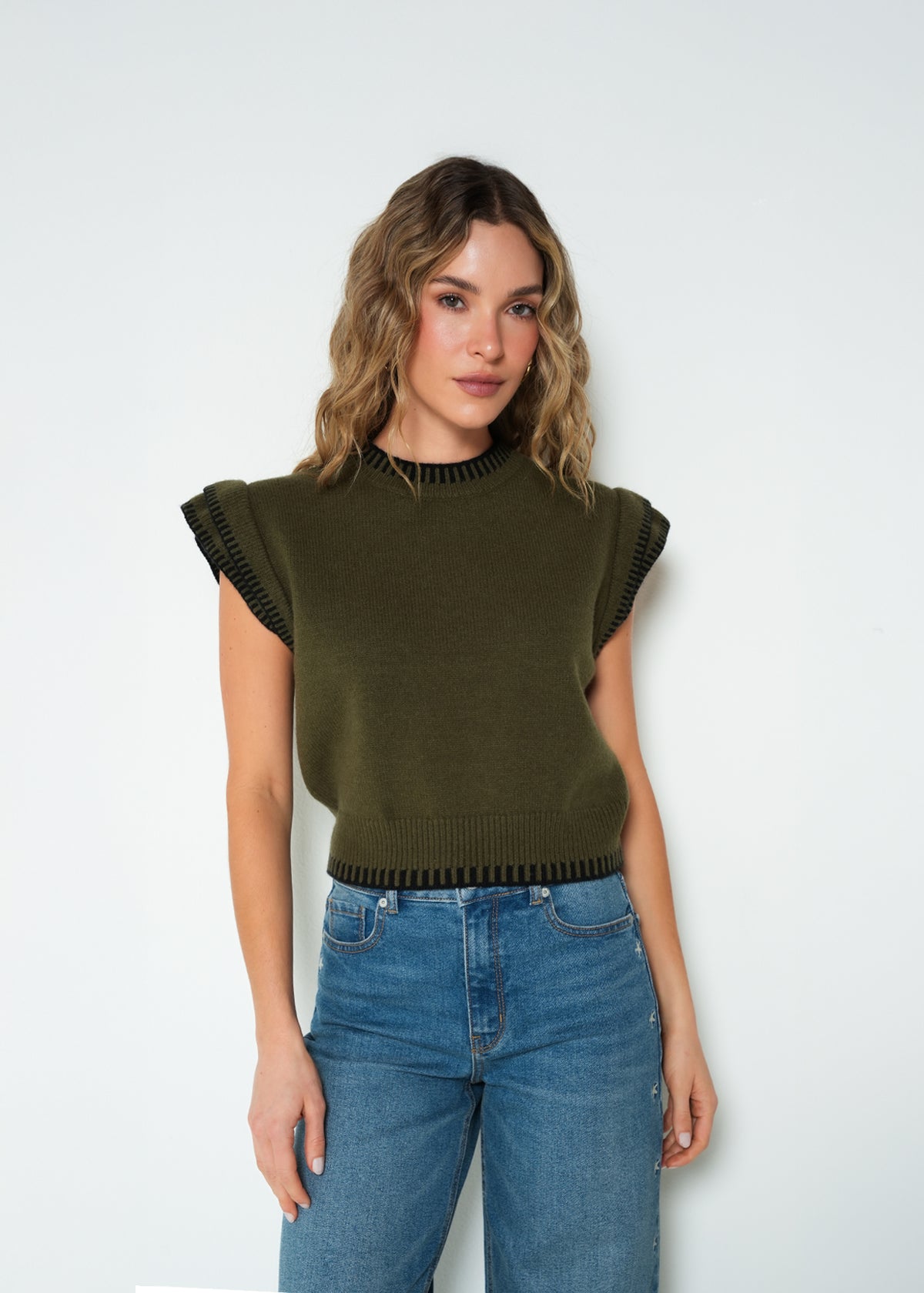 Tejido camisa sisa cuello redondo - Verde 14_083H026_VER190515_5