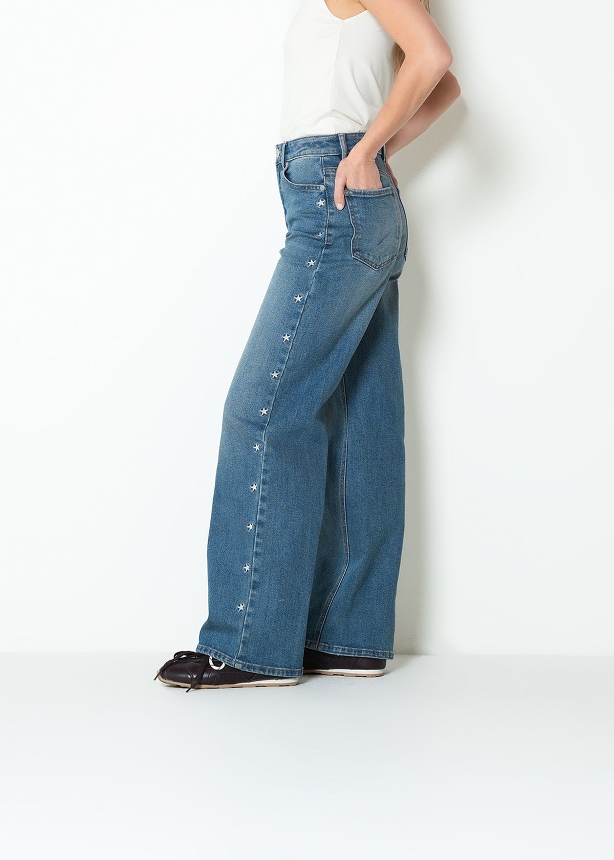 Jean straight tiro medio bordado - Azul 14_093H077_AZU183928_5
