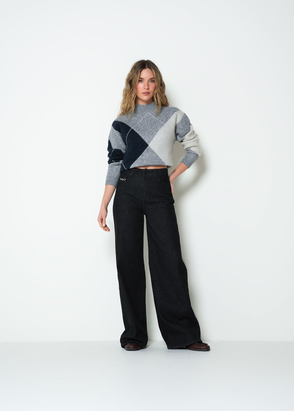 Jean wide tiro medio bordado - Negro 14_093H087_NEG193909_3