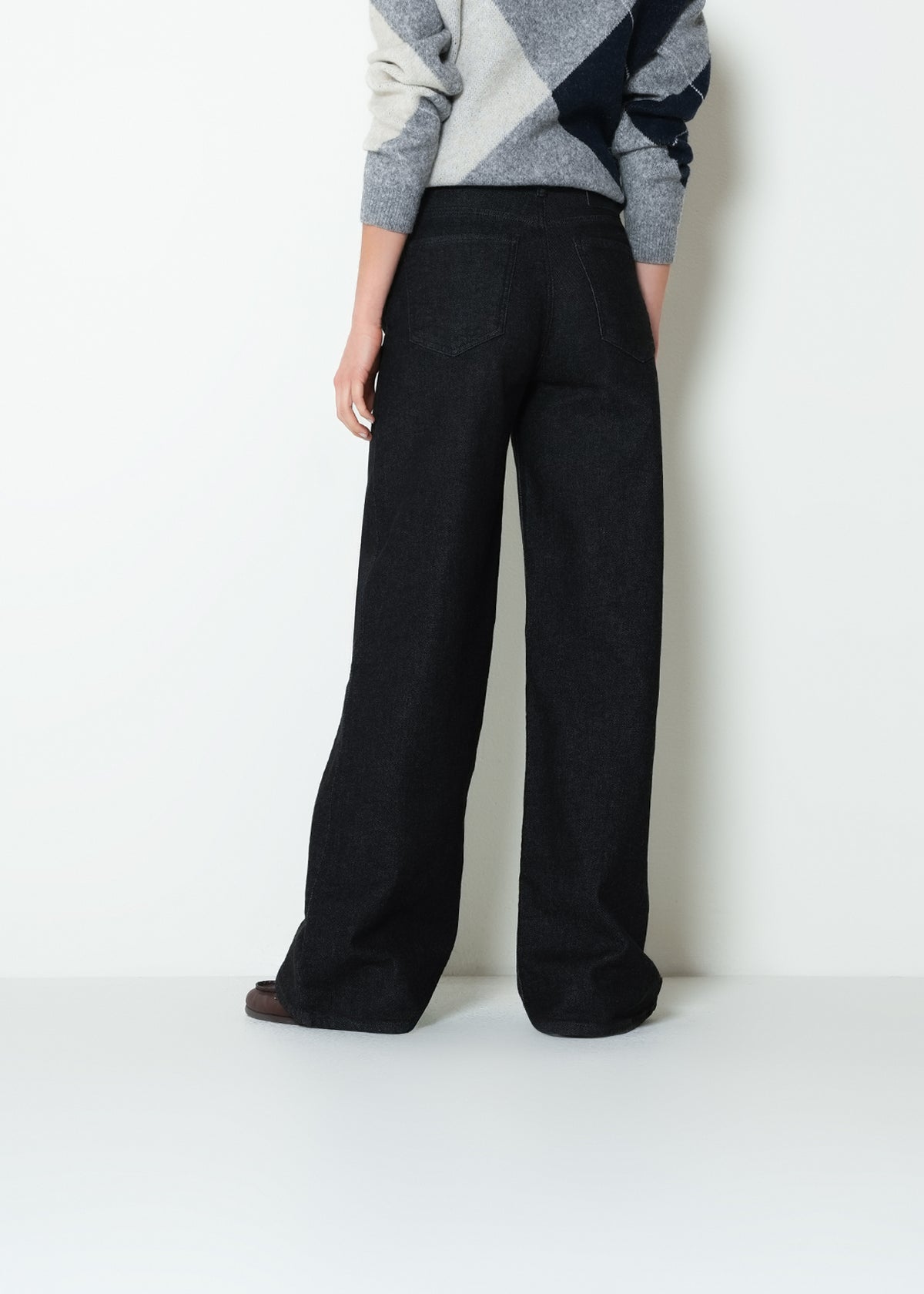 Jean wide tiro medio bordado - Negro 14_093H087_NEG193909_6