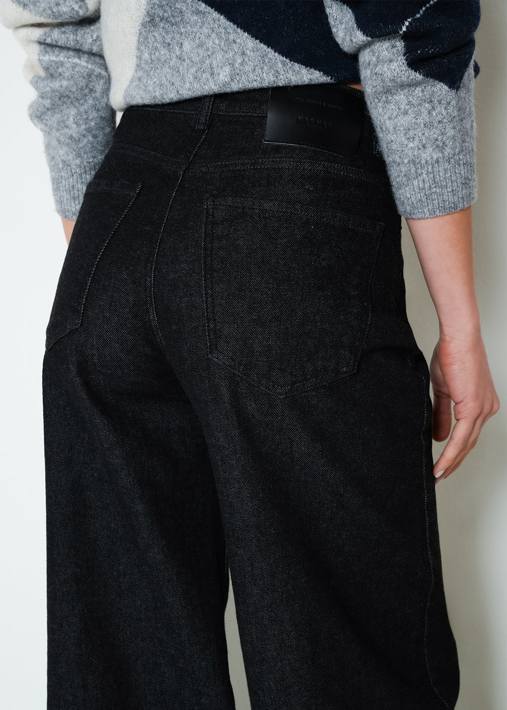 Jean wide tiro medio bordado - Negro 14_093H087_NEG193909_7