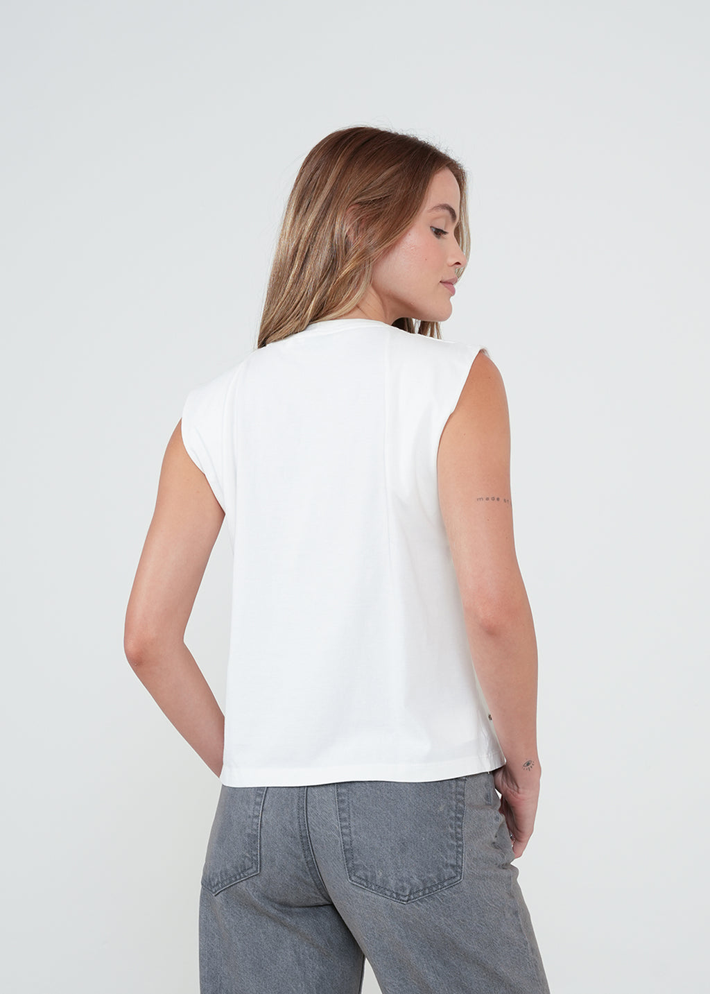 Camiseta regular cuello redondo bordado - Crudo 14_202H020_CRU111001_7