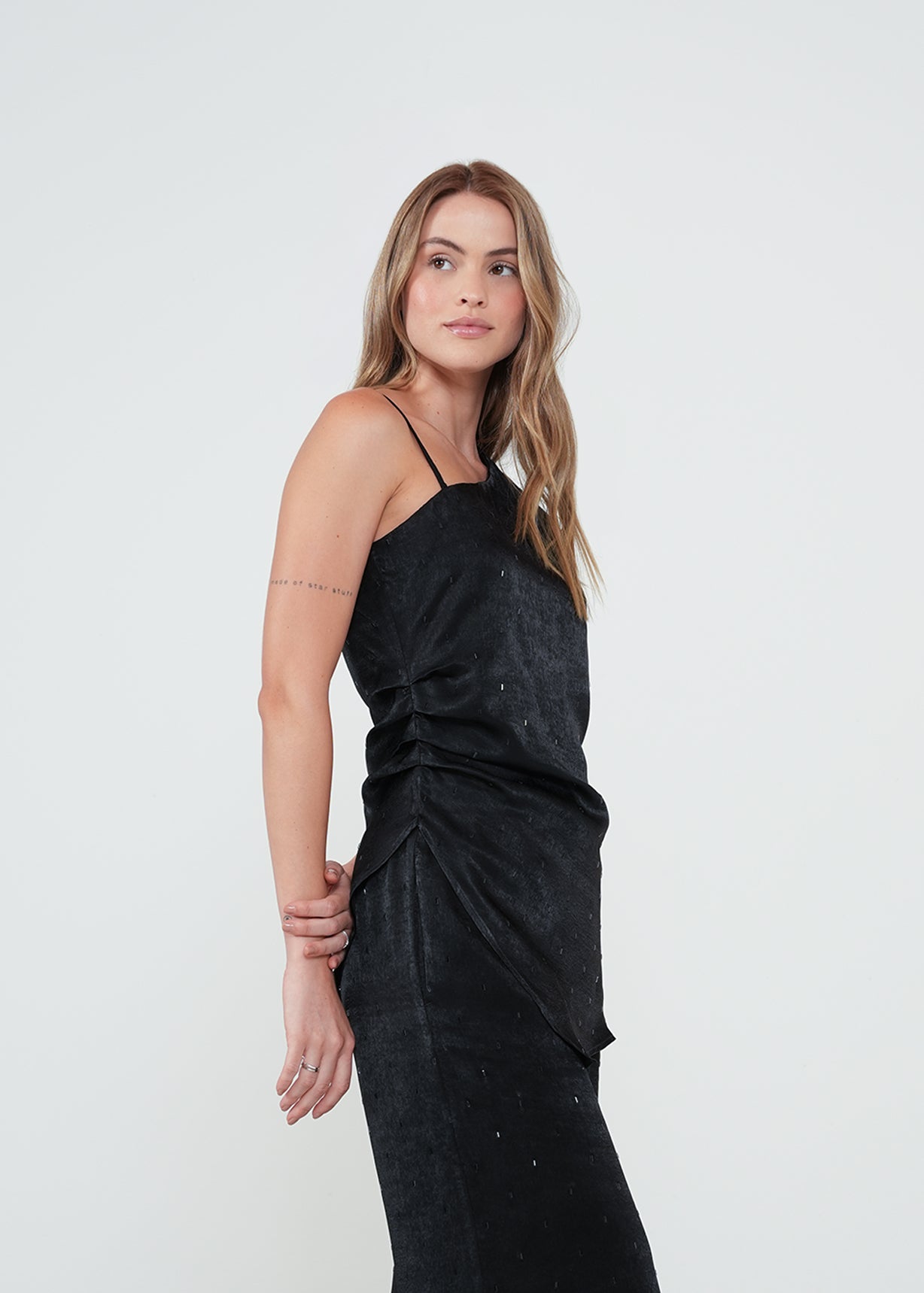 Camisa sisa cuello asimétrico - Negro 14_212H315_NEG193909_5