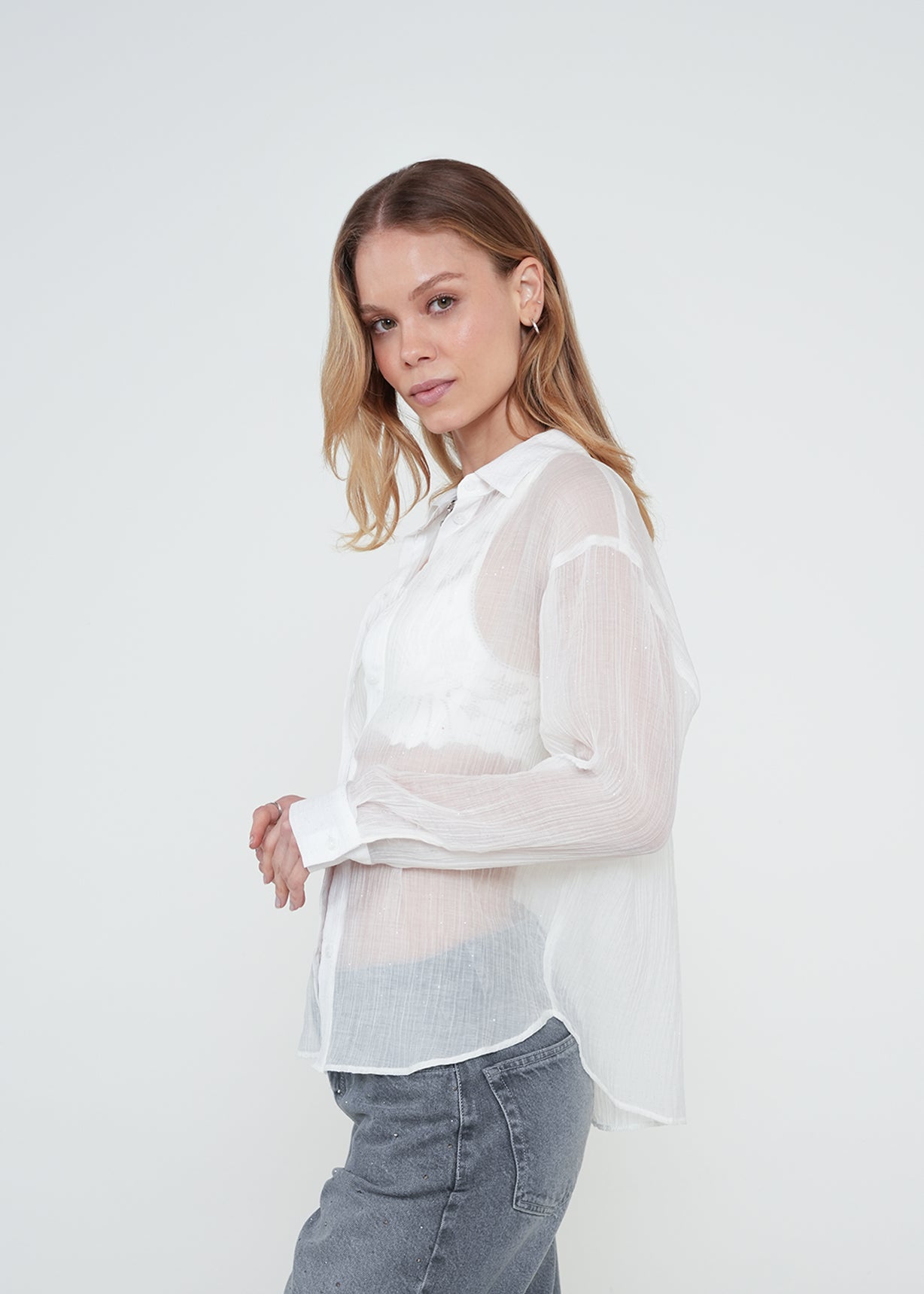 Camisa regular manga larga cuello en V - Crudo 14_212H316_CRU110605_5
