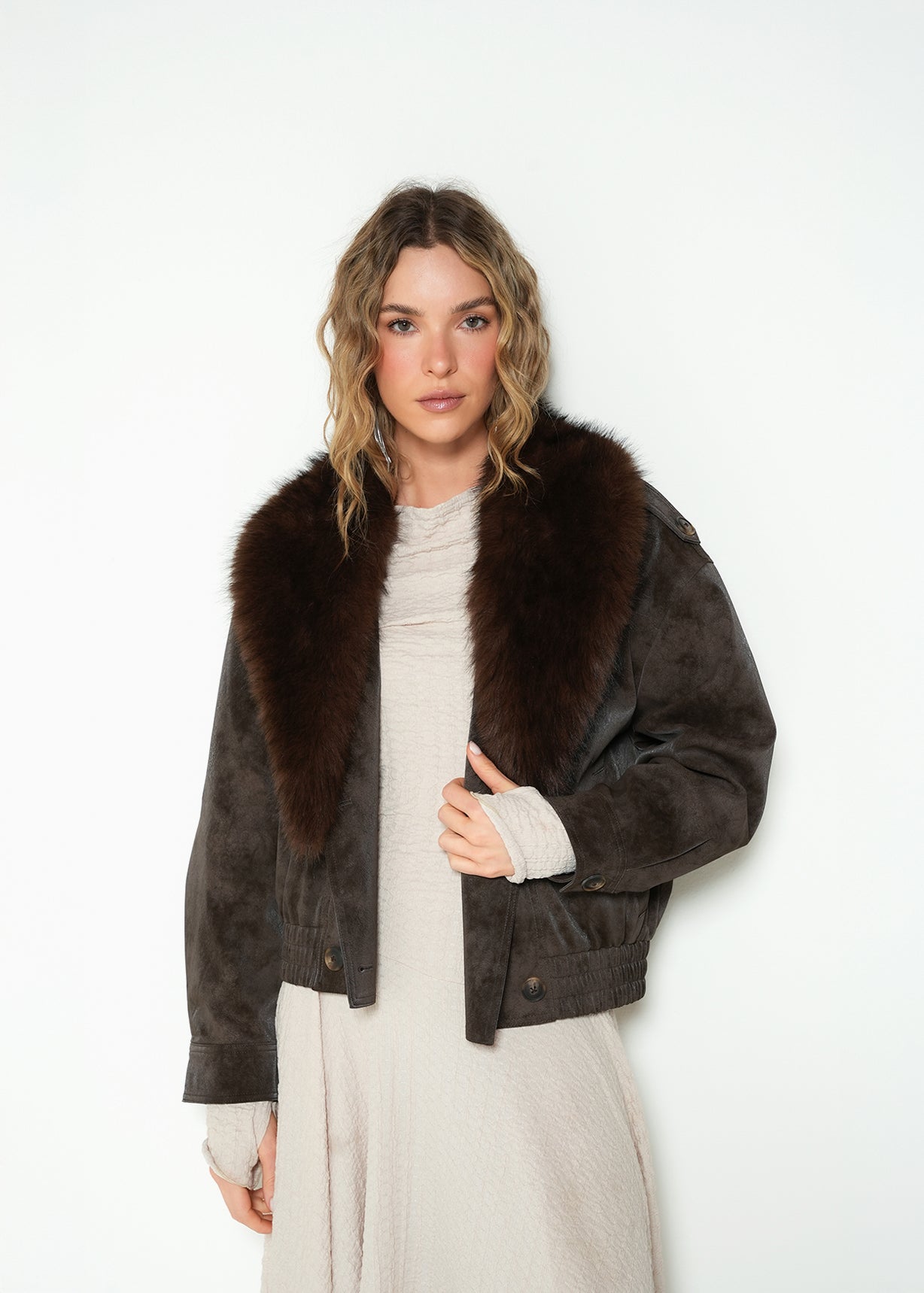 Chaqueta manga larga cuello en V - Chocolate 14_223H094_CHO190913_0