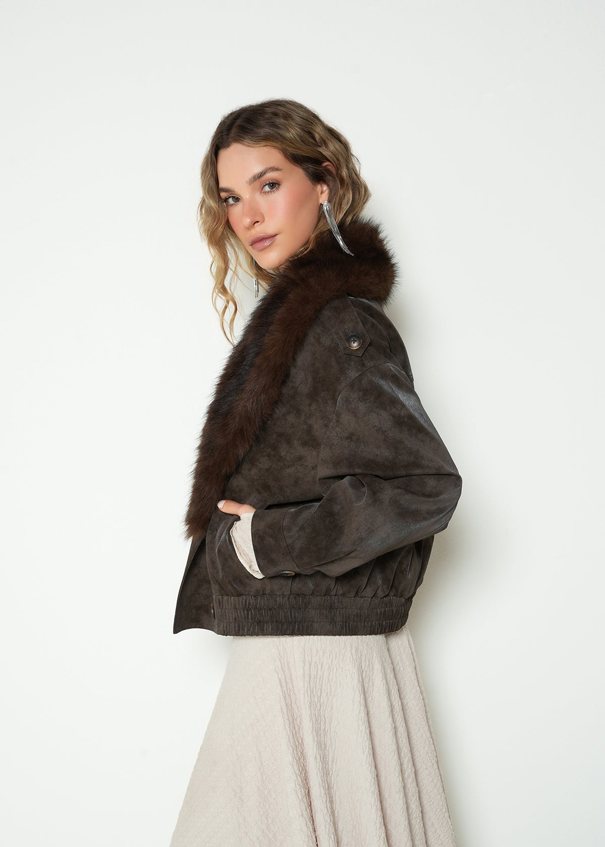 Chaqueta manga larga cuello en V - Chocolate 14_223H094_CHO190913_5