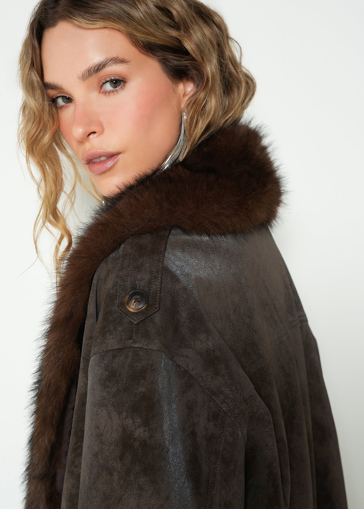 Chaqueta manga larga cuello en V - Chocolate 14_223H094_CHO190913_6