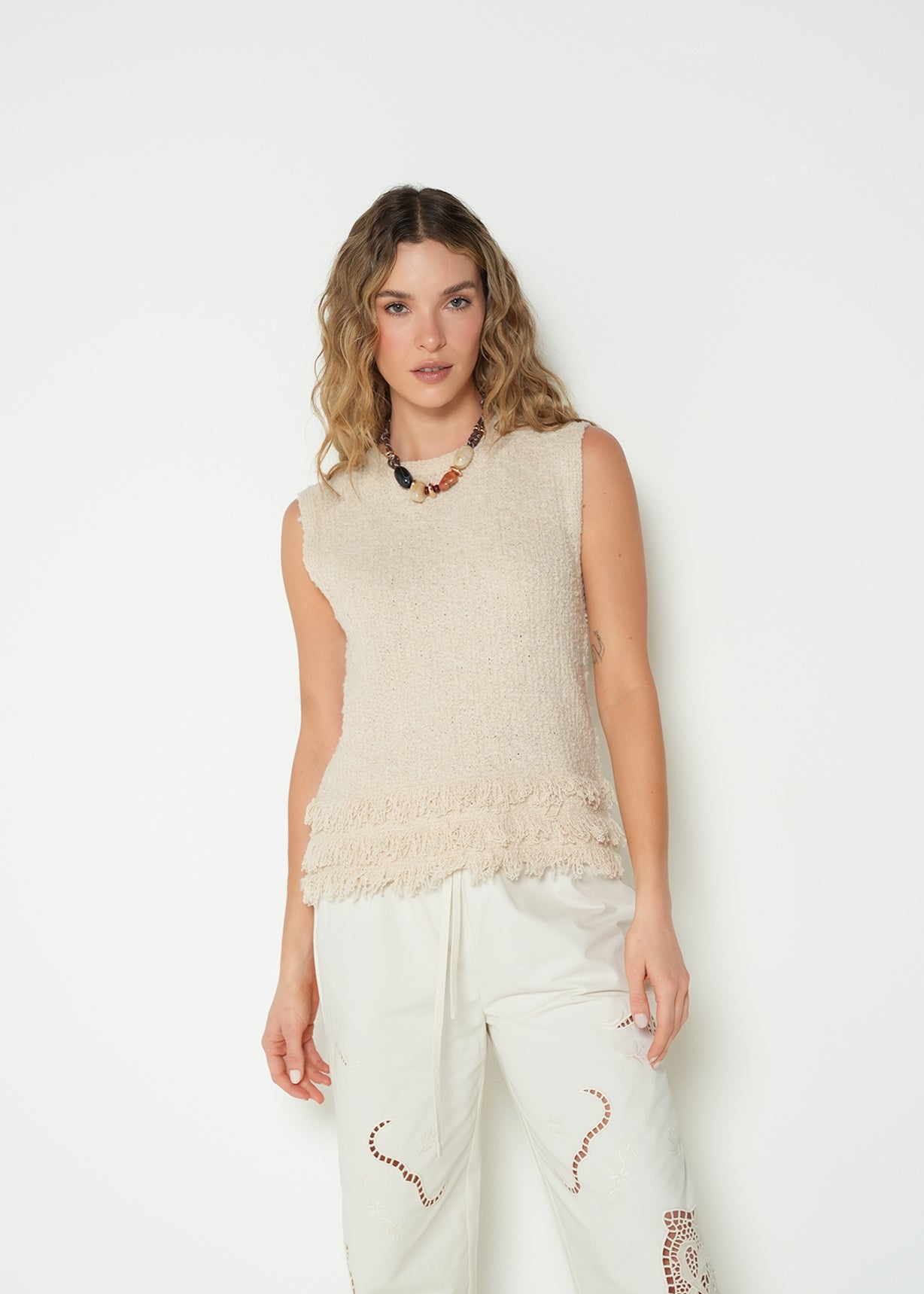 Tejido camisa sisa cuello redondo - Beige 14_283H014_BEI141107_0