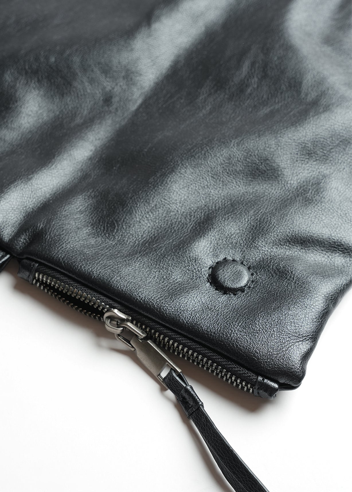 Bolso con cadena y cierre - Negro 14_302H020_NEG193909_5