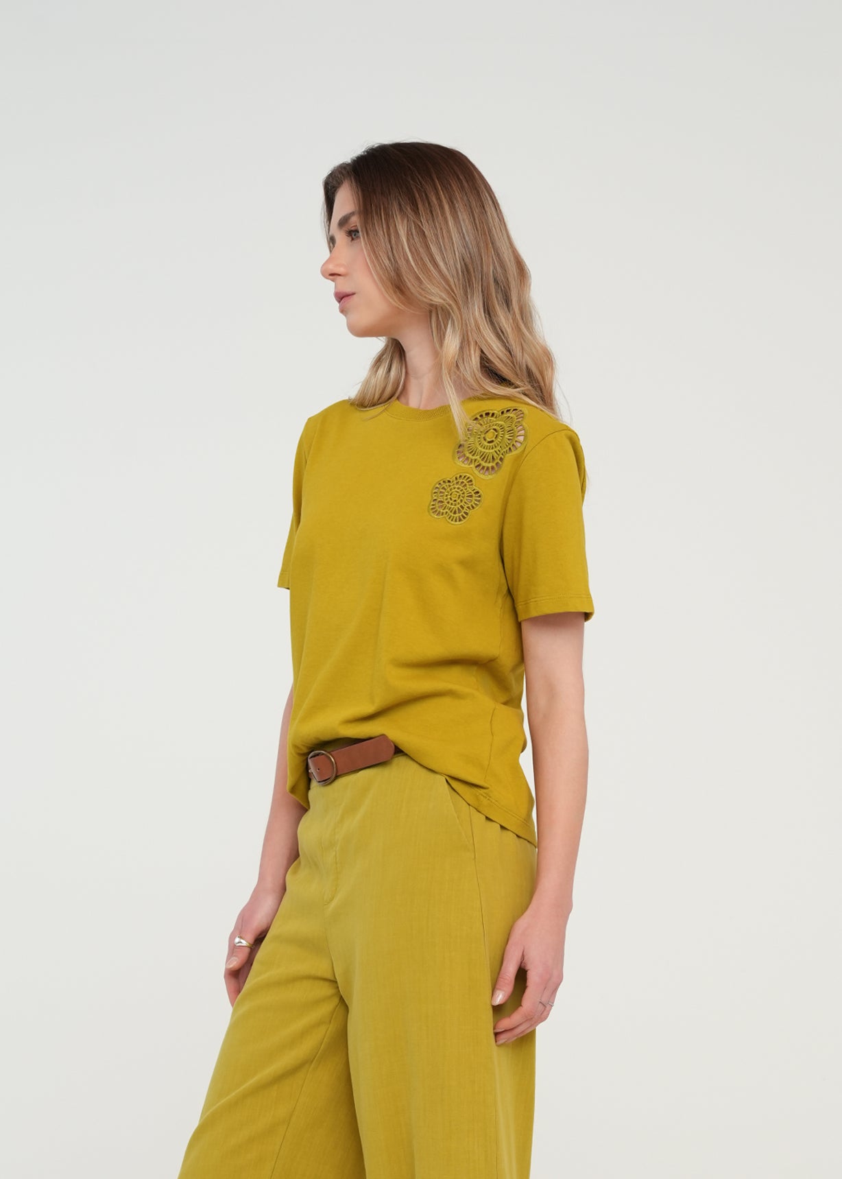 Camiseta manga corta con aplique en hombro - Verde 14_401H099_VER160640_3