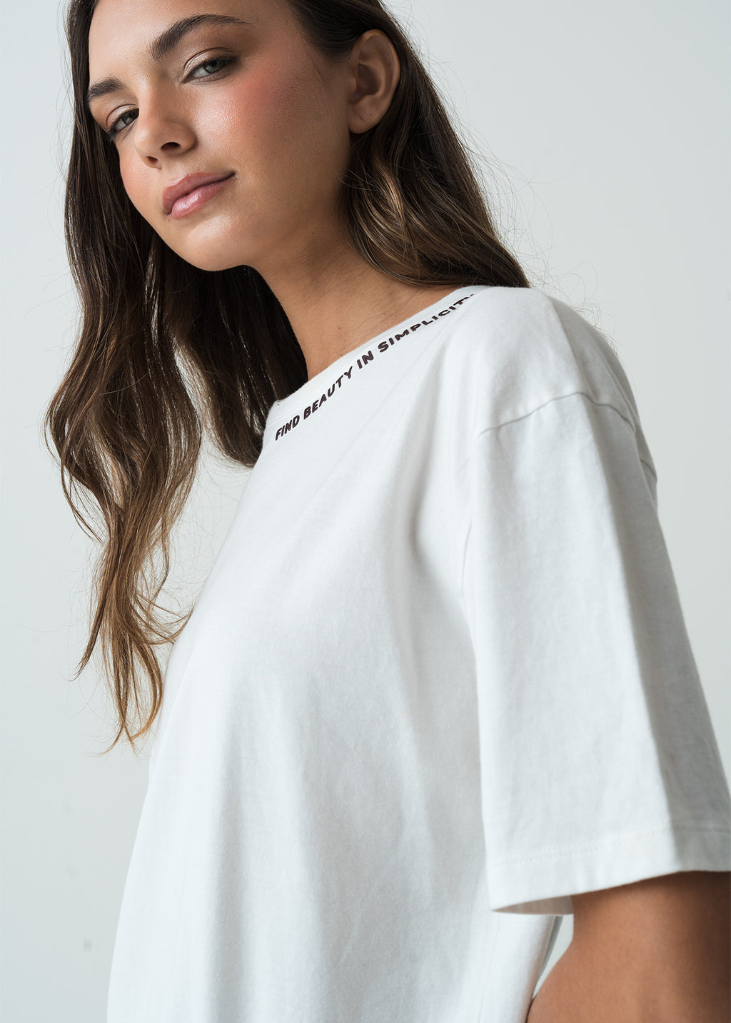 Camiseta manga corta con letras bordadas - Crudo 14_402G073_CRU111001_6