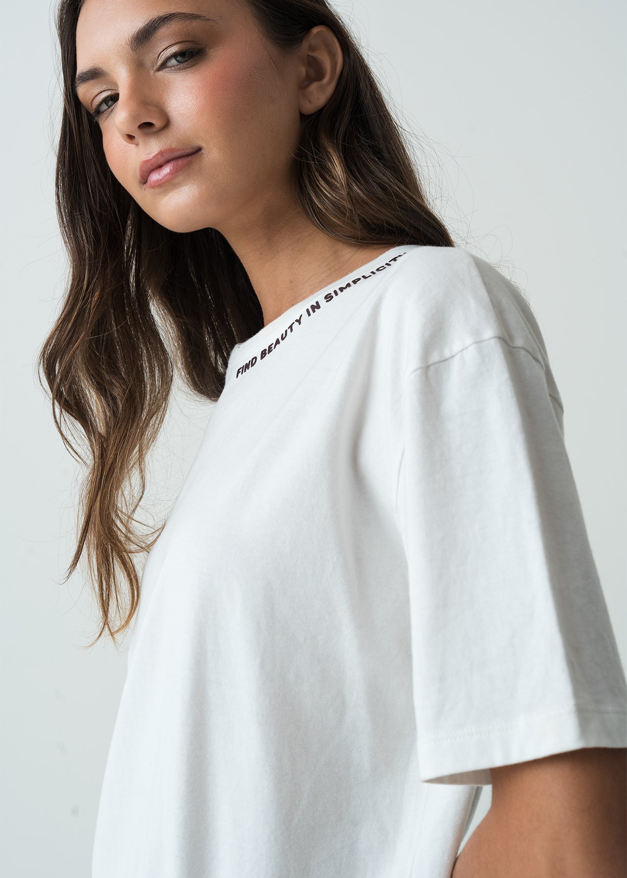 Camiseta manga corta con letras bordadas - Crudo 14_402G073_CRU111001_6