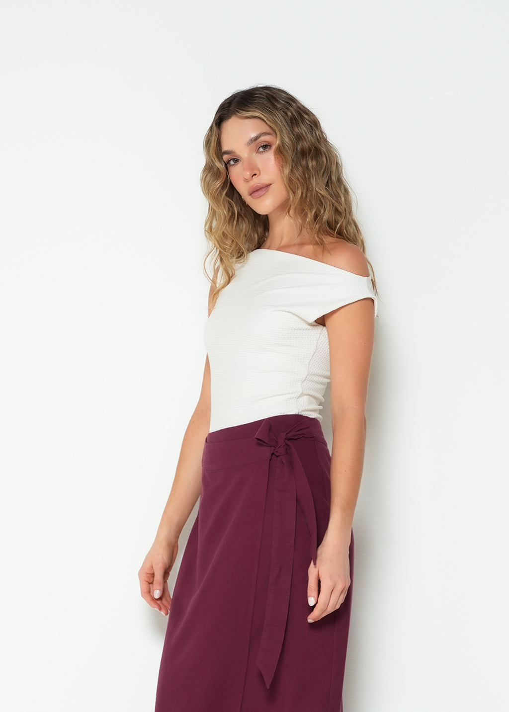 Camiseta slim cuello bandeja asimétrica - Crudo 14_403H026_CRU110605_3