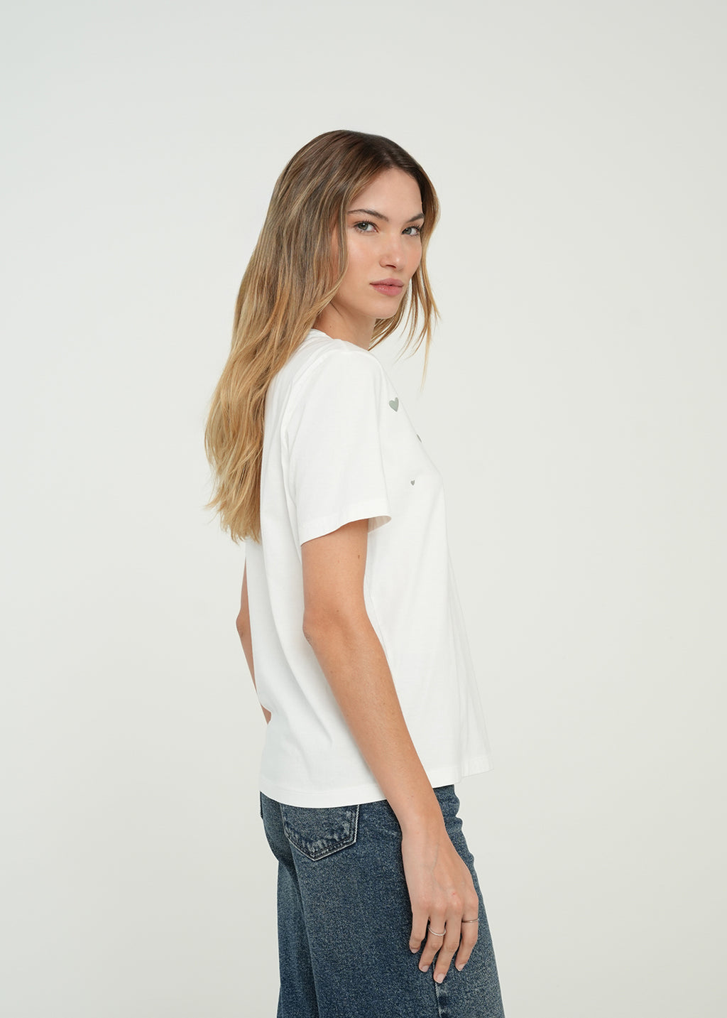 Camiseta básica con corazones - Crudo 14_405H007_CRU111001_5