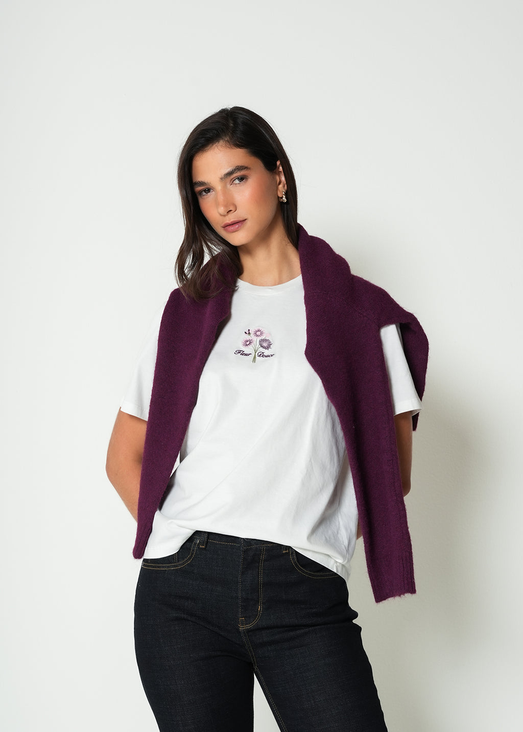 Camiseta básica con detalle bordado - Crudo 14_405H033_CRU111001_0
