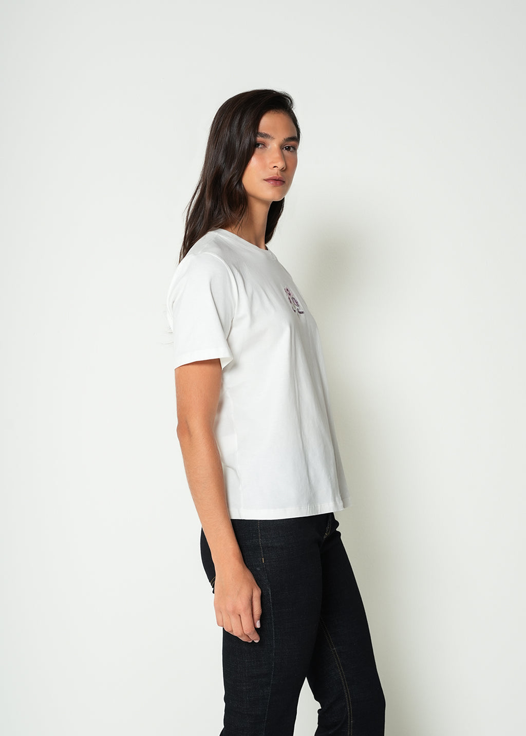 Camiseta básica con detalle bordado - Crudo 14_405H033_CRU111001_5