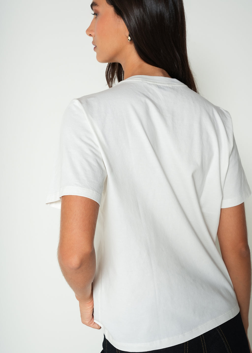 Camiseta básica con detalle bordado - Crudo 14_405H033_CRU111001_6