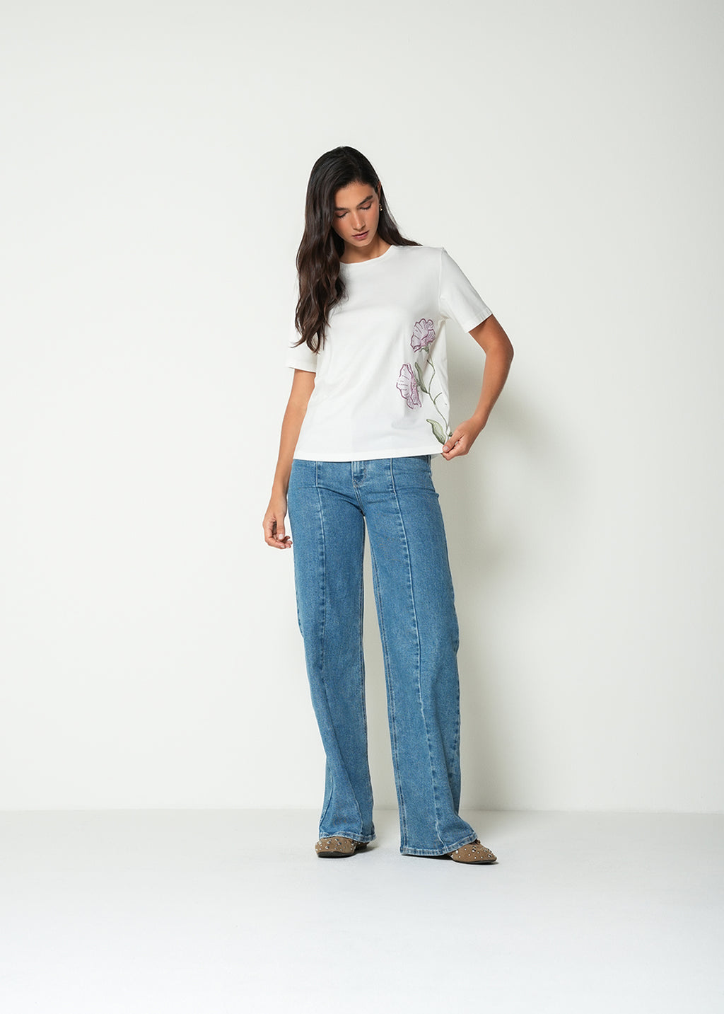 Camiseta básica con estampado floral  - Crudo 14_405H035_CRU111001_3