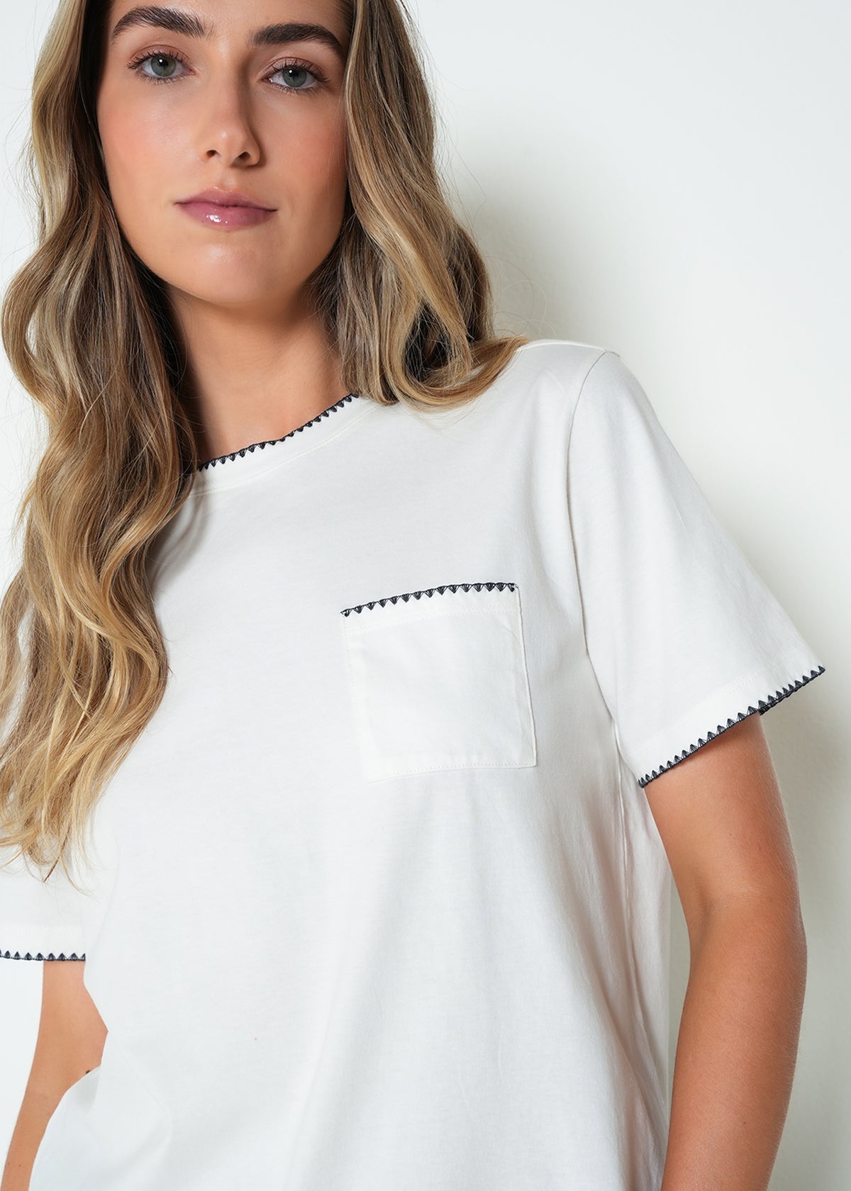 Camiseta regular manga corta - Crudo 14_405H040_CRU111001_0