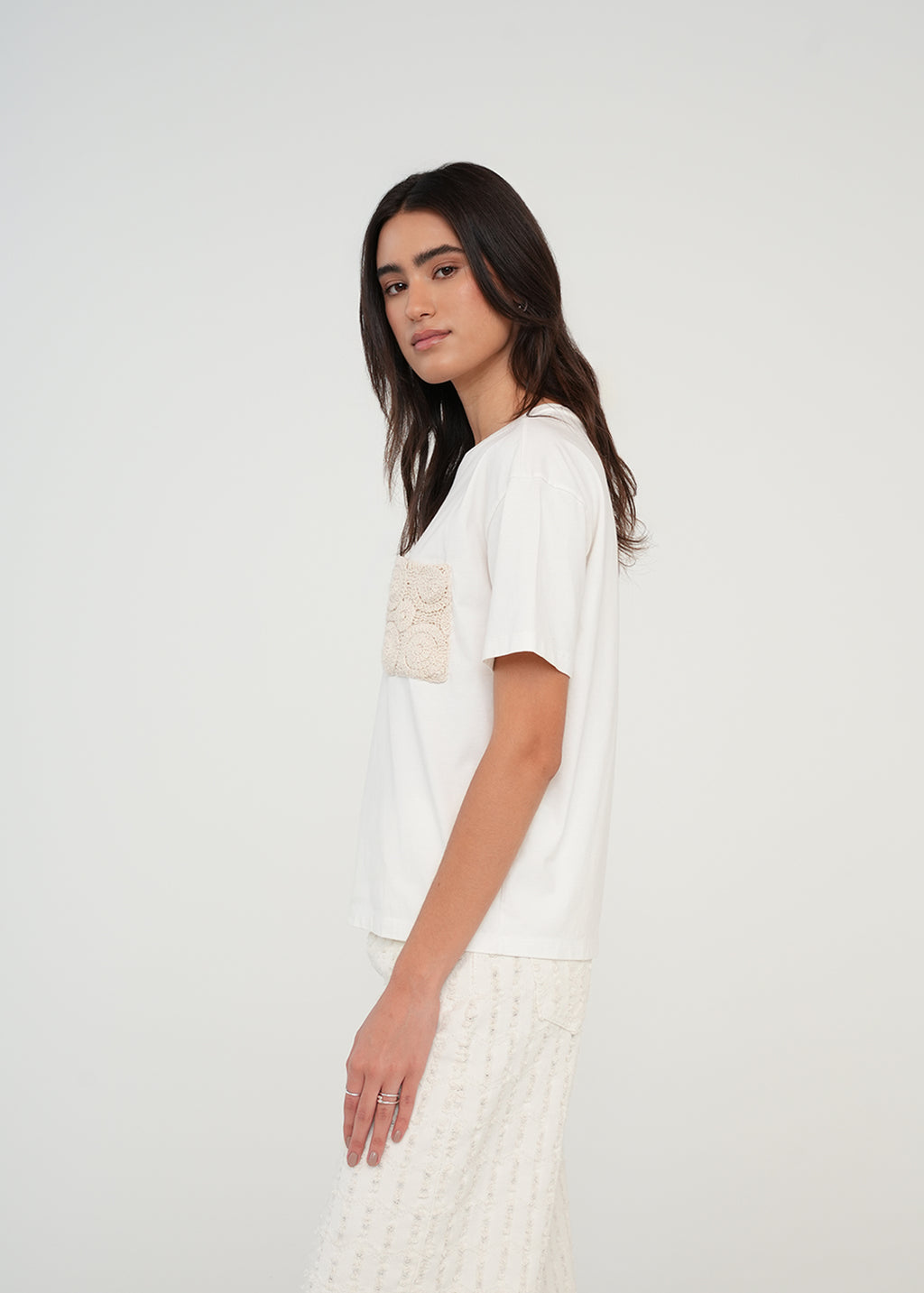 Camiseta con bolsillo tejido - Crudo 14_409G057_CRU111001_5
