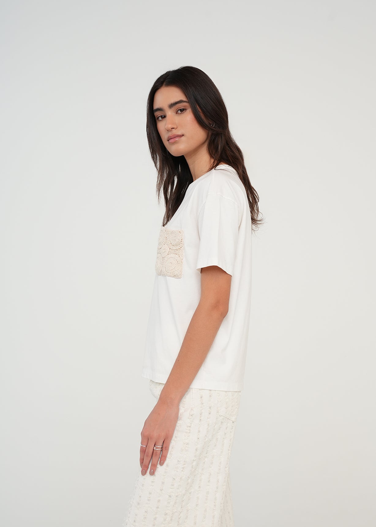 Camiseta con bolsillo tejido - Crudo 14_409G057_CRU111001_5