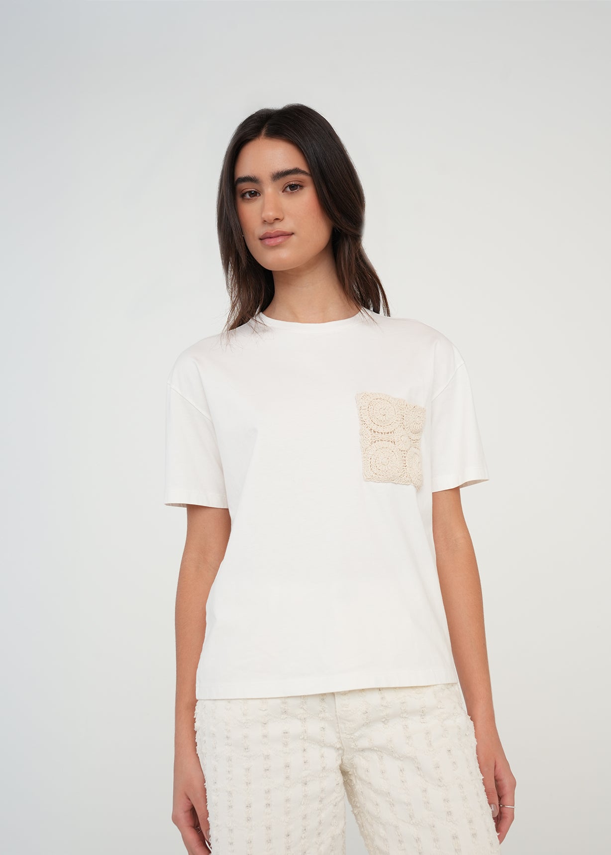 Camiseta con bolsillo tejido - Crudo 14_409G057_CRU111001_6