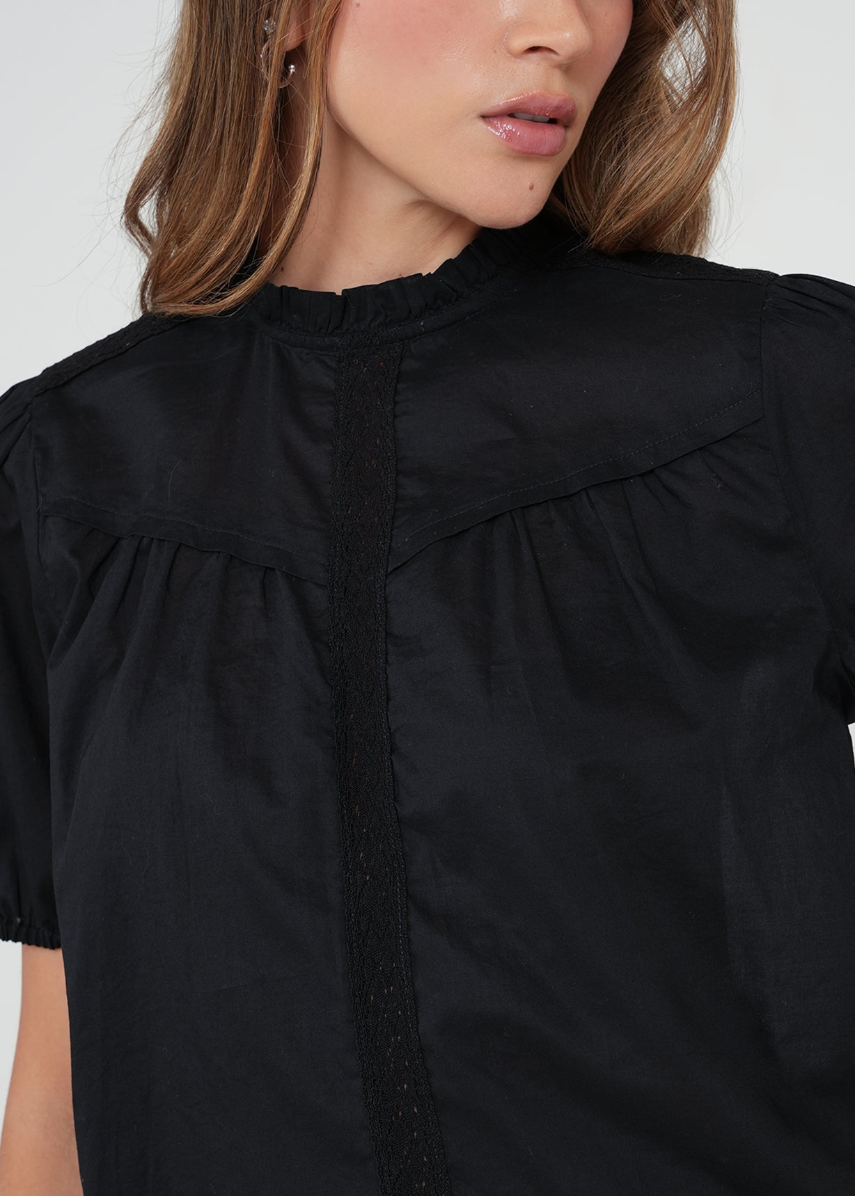 Camisa con volumen en mangas - Negro 14_412H341_NEG193909_4