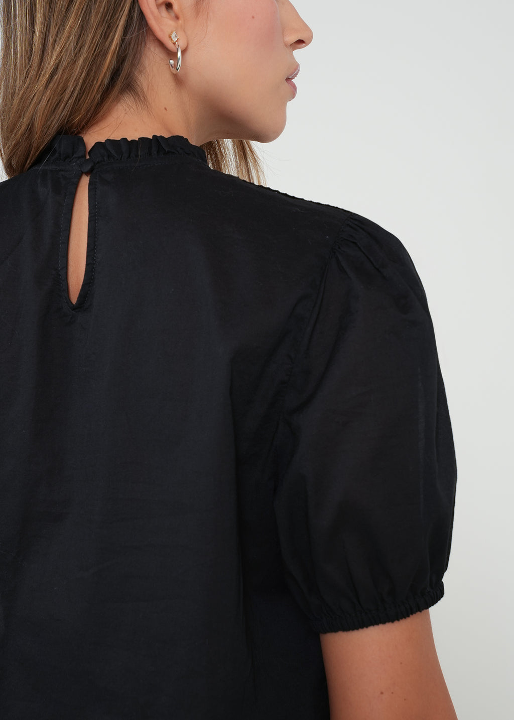 Camisa con volumen en mangas - Negro 14_412H341_NEG193909_6