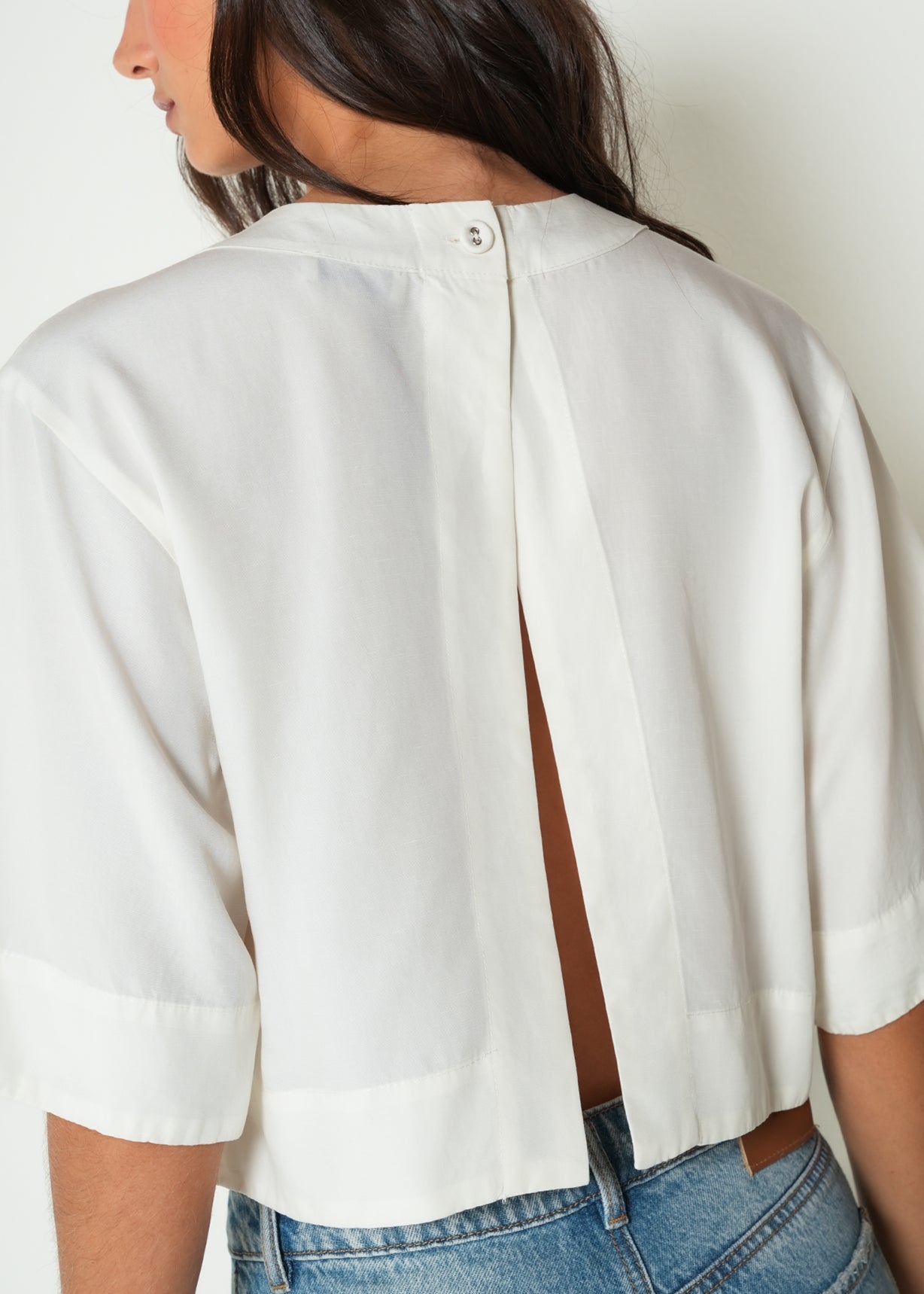 Camisa con detalle en espalda - Crudo 14_412H390_CRU110605_6