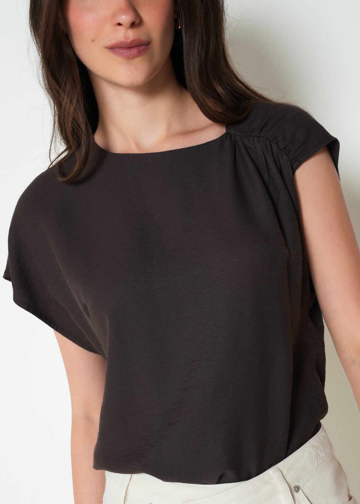 Camisa regular manga corta cuello redondo - Cafe 14_413H302_CAF191101_4