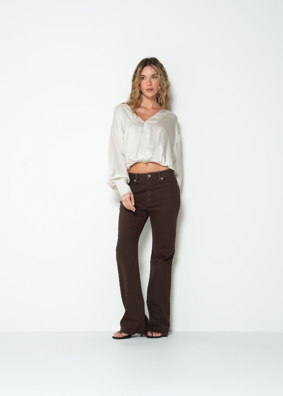 Camisa oversize manga larga cuello en V - Crudo 14_413H331_CRU110605_3